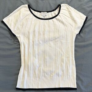 Joseph A. Cream Short Sleeve Ribbed Knit Top with Black Trim Size PM
